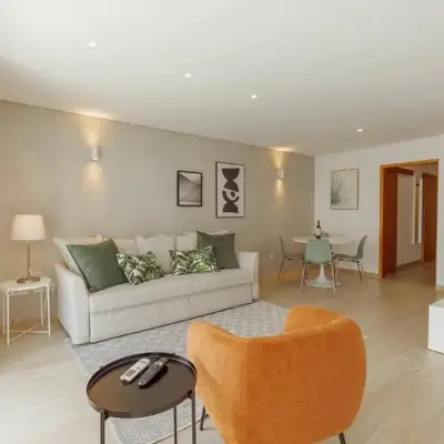 Stylish Apartment With Terrace by Hosty