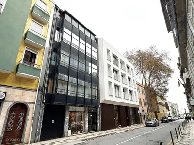 a building on the side of a city street at ROSARIO 1Dn by rosario inn porto in Porto
