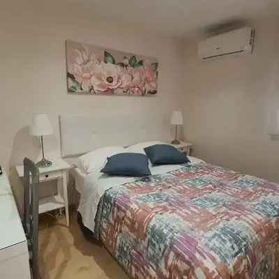 Bedroom with private bathroom in the city center