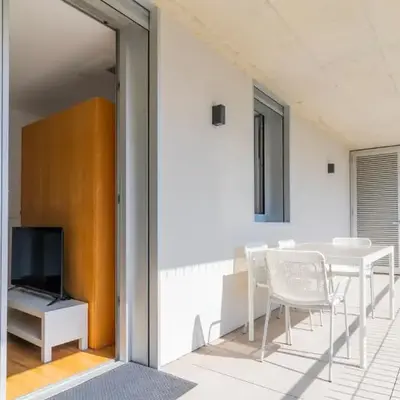 Infante Studio w Parking by LovelyStay