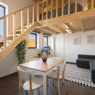 Host Wise - Stylish Duplex House - Terrace & River View