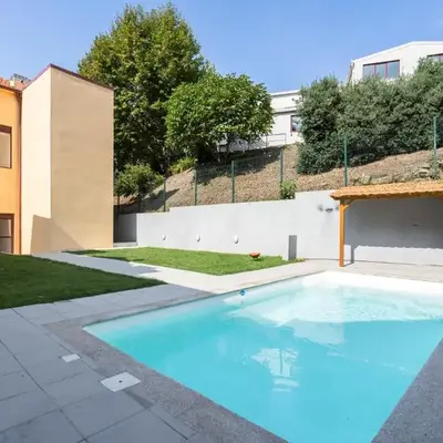 Host Wise - Sunny Bright Duplexes & Pool