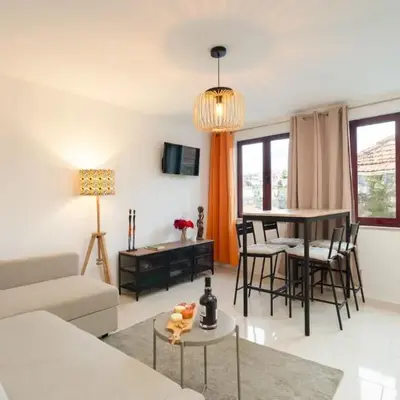 HostWise - Artistic Escape with Modern Comfort