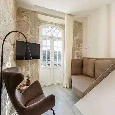 Charming riverview apartment in Porto