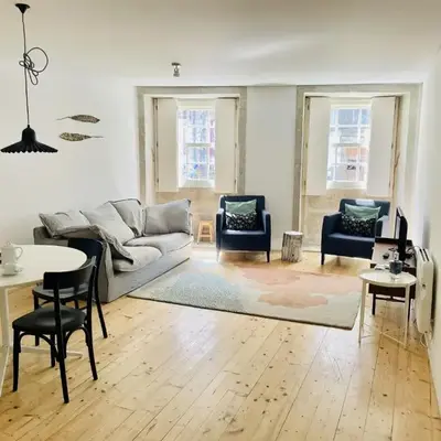 Stylish Porto escape with essential comforts