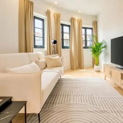 Art Deco 32 Luxury 2BR Apartment Downtown Metro AC