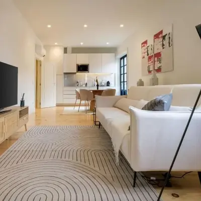 Art Deco 22 Luxury 2BR Apartment Downtown Metro AC