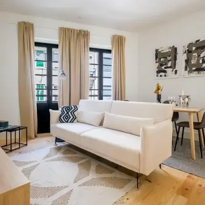 Art Deco 21 Luxury 2BR Apartment Downtown Metro AC