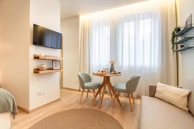 Gallery image of Caldeireiros Studio by LovelyStay in Porto