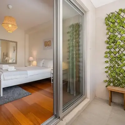GuestReady - Cityscape residence with balcony