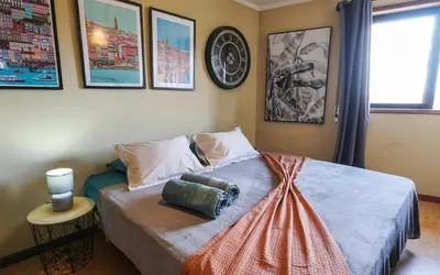 Gallery image of Apartamento T3 perto do Centro do Porto, Check-in 24 horas,Cozinha totalmente equipada, Wi-Fi 44Mbps, Propriedade Confortável e Espaçosa, Com Vaga de Carro Pública, Adequada para famílias, hóspedes em negócios e grupos de amigos e nomades digitais in Porto