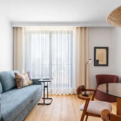 Chic 1-BR Flat in Award-Winning Building