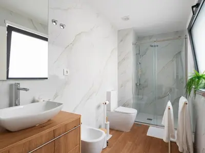 a bathroom with a sink and a shower at Gaia Bella Guest House in Vila Nova de Gaia
