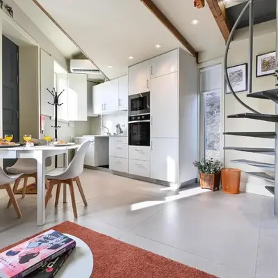 Cosy HouseTypical Space in Porto by Su e Luís