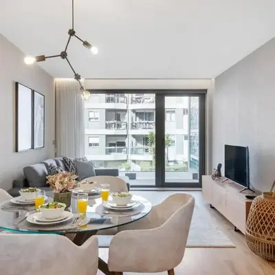 Avenue 104 @ Porto Renovato