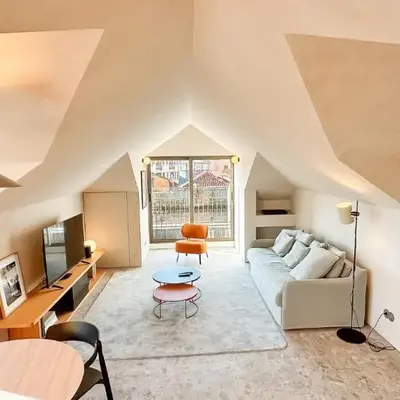 Unique sunny penthouse w/ AC in the city's heart