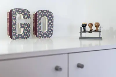 a white counter top with the letters fmt on it at GuestReady - Cn Apartment in Porto