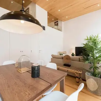 BmyGuest Collection - Downtown Mezzanine Apartment