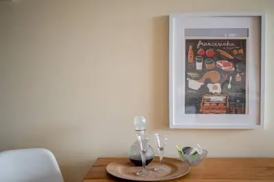 a vase with a chicken on a shelf at Apartamento Praça - Vistas sobre a cidade in Porto