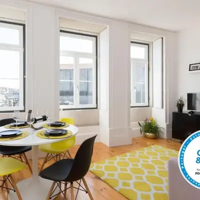 Host Wise - Colorful Stunning Sunlit Flat