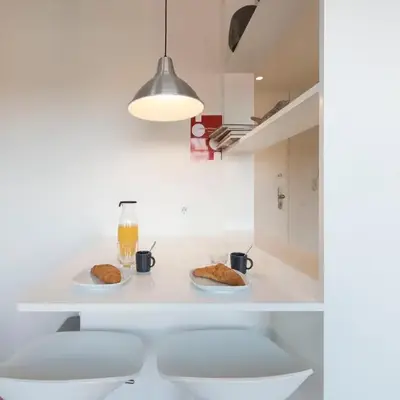 LovelyStay - Gorgeous Modern Flat w/ Balcony