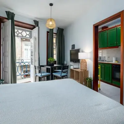Renovated Feb25 Clerigos Cozy Balcony with self check in
