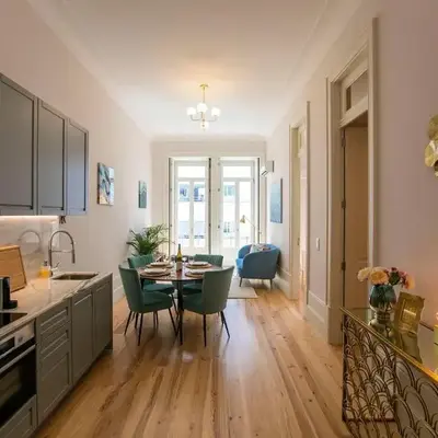 LovelyStay - 2BR Flat with AC in Duque de Loulé
