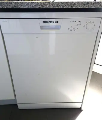 a dishwasher in a kitchen with a counter top at Porto à Vista in Vila Nova de Gaia