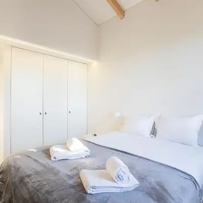 Modern 2BR Duplex Downtown by Art District by LovelyStay