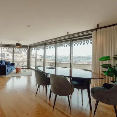Downtown Penthouse With River View by Vacationy