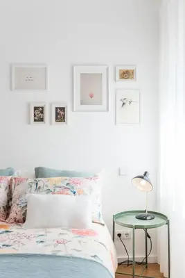a bedroom with a bed and a glass table at GuestReady - Chic and cozy getaway in Porto